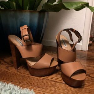 ‘Dezzy’ Steve Madden Platform Heels